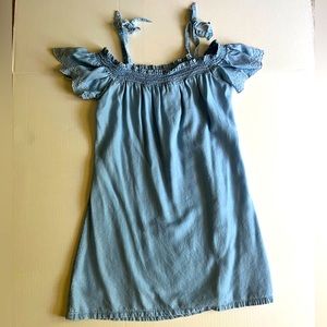 Cute blue loose fitting mini dress.